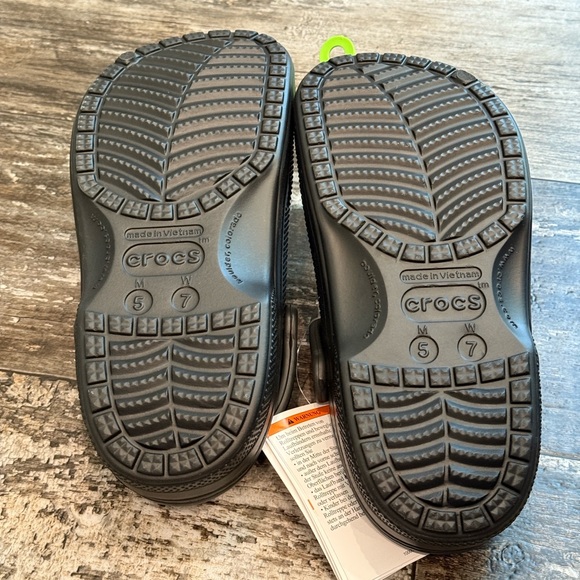 Crocs Baya Lined Clog Relaxed Fit Fleece Cozy Hike Camp Black Womens Size 7 NWT - Picture 8 of 9